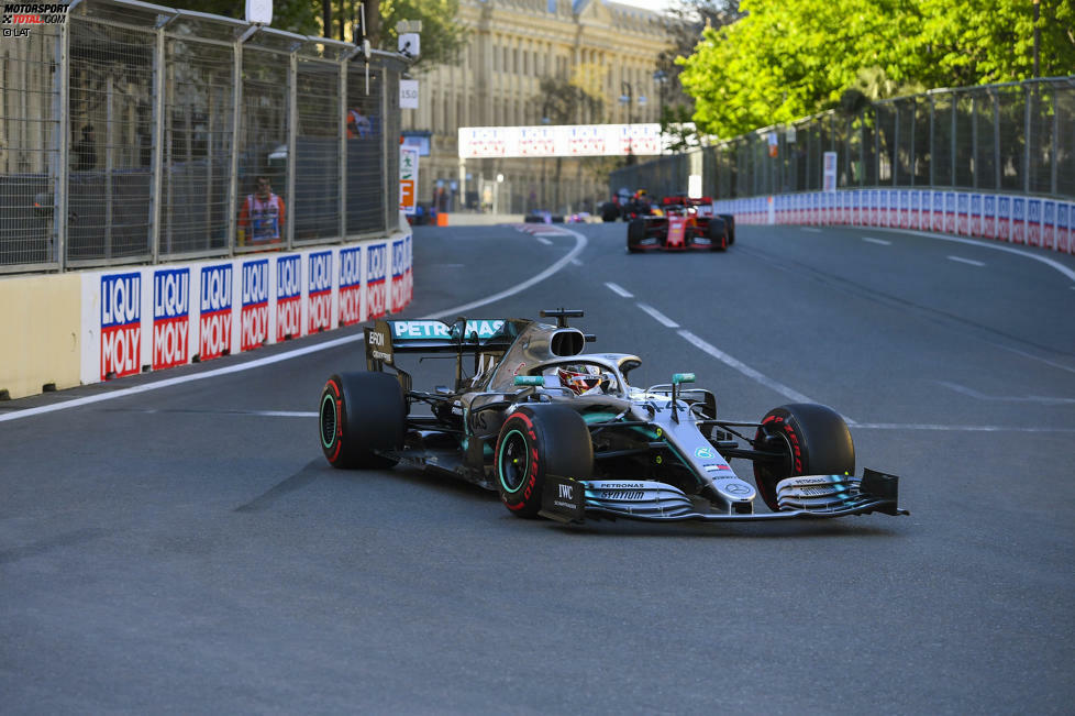 Lewis Hamilton (2): Er erklärt selbst, dass er das Rennen bereits im Qualifying verloren hat. Da fehlten winzige 0,059 Sekunden zur Pole. Nach dem Start hatte er keine echte Chance mehr, an Bottas im gleichen Auto vorbeizukommen. Da hätte er vielleicht etwas aggressiver sein können. Eine 