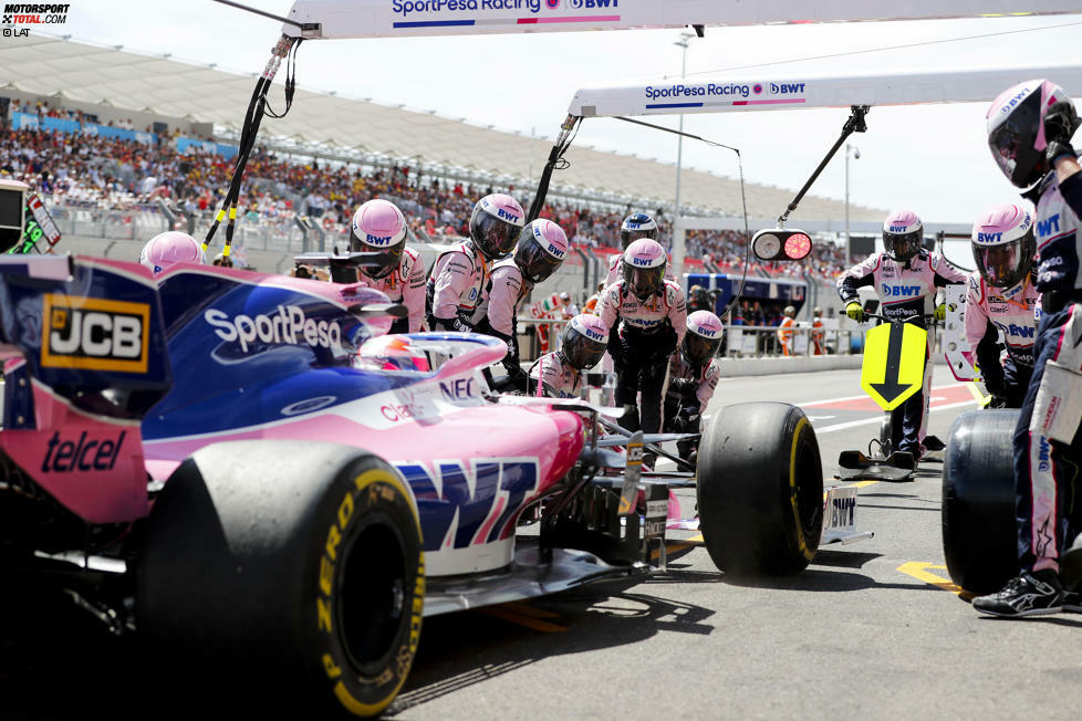 Sergio Perez (3): Die Strafe für seinen Ausritt am Start ist hart. Perez fuhr außen um den Poller rum - und wie soll er im Chaos der ersten Runde den Überblick darüber haben, was nun ein 