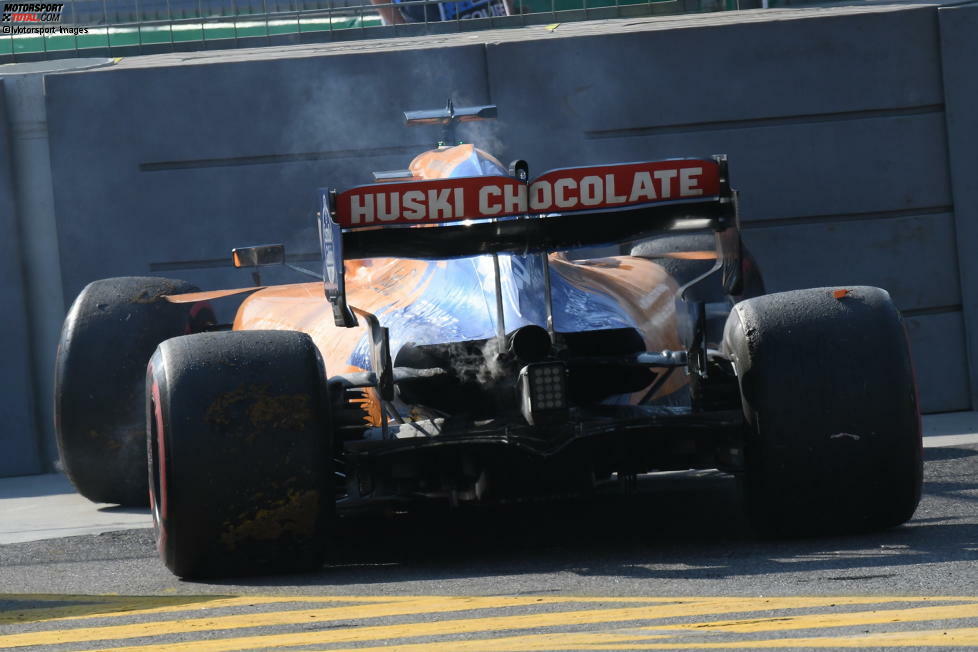 Carlos Sainz (3): Ein Fahrer, dessen Leistung man kaum bewerten kann. In Q1 schied er aus, weil er Opfer des Kubica-Abflugs wurde. Im Rennen streikte früh sein Hybridsystem. So sah er neben Rookie Norris schlechter aus, als er eigentlich ist. Im Zweifel für den Angeklagten. Daher Note 3.