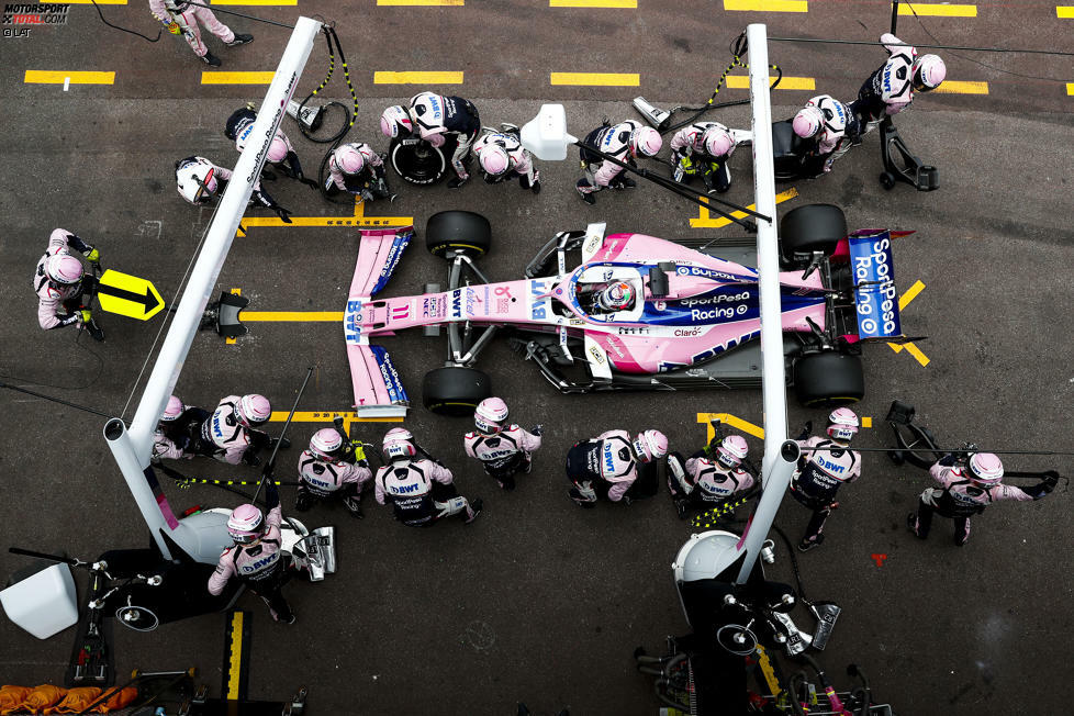 Sergio Perez (3): Mit einem unterlegenen Racing Point konnte der Mexikaner nicht wirklich was ausrichten. Und trotzdem ist er für uns der Held des Rennens: Wie er nach dem Boxenstopp geistesgegenwärtig reagierte, um zwischen zwei Streckenposten durchzufahren, hat möglicherweise Leben gerettet!