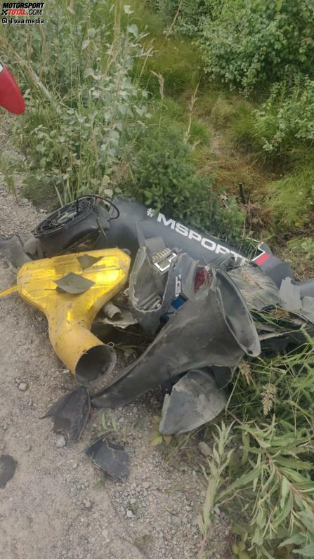 Die Überreste des Ford Fiesta WRC nach dem Testunfall von Hayden Paddon in Finnland.