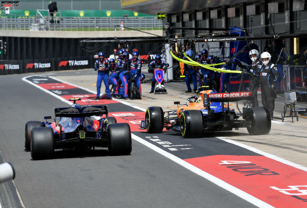 Alexander Albon (2): Der Toro-Rosso-Junior ist mit einem Auto, das nicht zu den fünf besten gehört, in die Top 10 gefahren. Hatte im Rennen das Glück nicht auf seiner Seite, wurde deswegen Zwölfter. Aber seine Leistungen sind top. Genau wie die der anderen Rookies Norris und Russell.