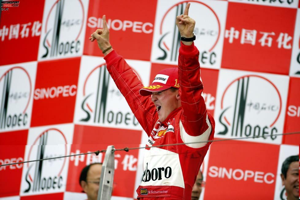 Meiste Siege: Mit 91 Siegen ist Michael Schumacher noch immer der erfolgreichste Fahrer der Geschichte. Doch Achtung: Lewis Hamilton steht bereits bei 73 Erfolgen. Da die Saison über 21 Rennen geht, könnte er 