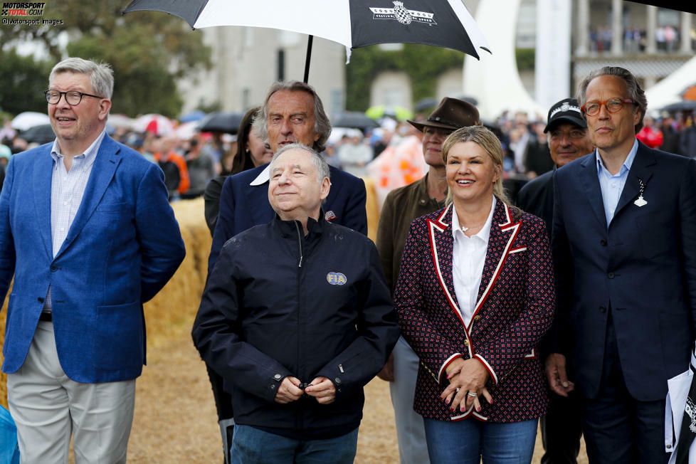 Weggefährten wie Ross Brawn oder Jean Todt waren zusammen mit Schumachers Ehefrau Corinna zur Erinnerung an den 50. Geburtstag von 