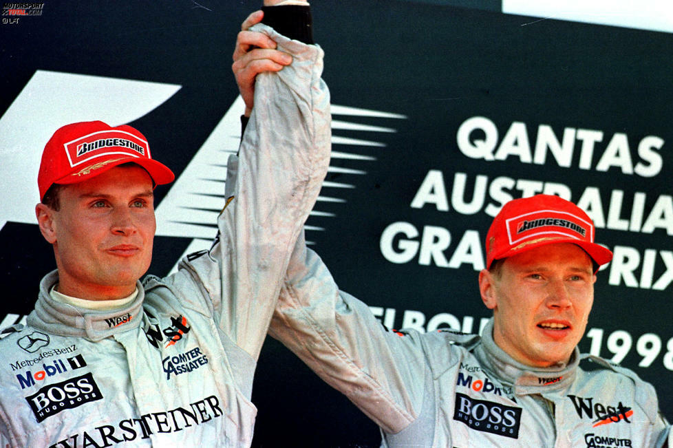 Coulthard gehorcht, und Häkkinen steht beim ersten von insgesamt fünf McLaren-Doppelsiegen in diesem Jahr ganz oben. Der Platztausch ist übrigens kein Problem, denn das komplette restliche Feld hat im Ziel mehr als eine Runde Rückstand auf die überlegenen Silberpfeile.