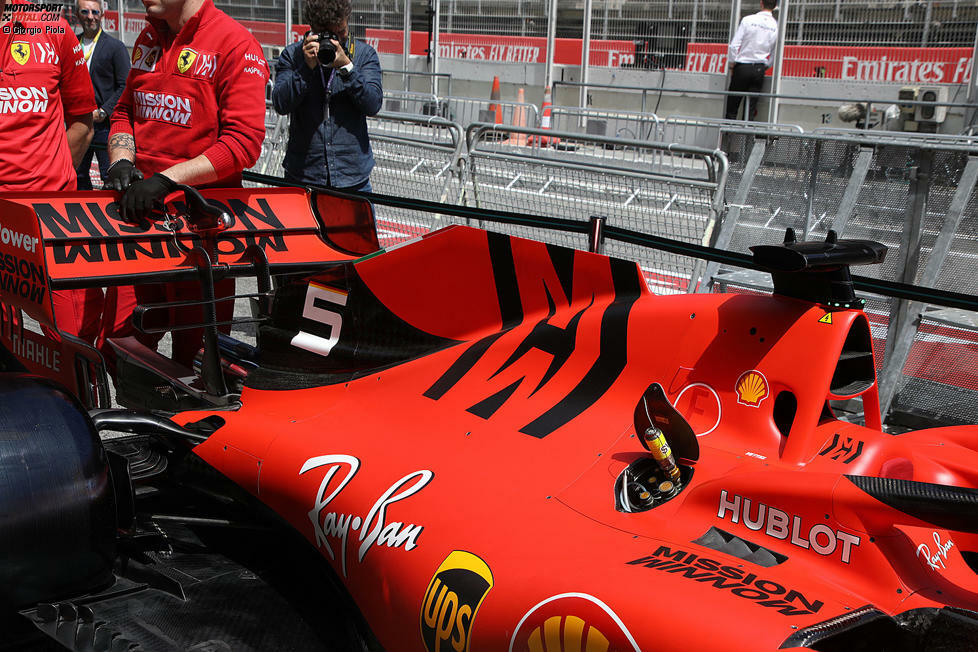 Ferrari SF90: Motorhaube