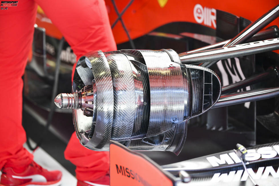Ferrari SF90: Bremsabdeckung