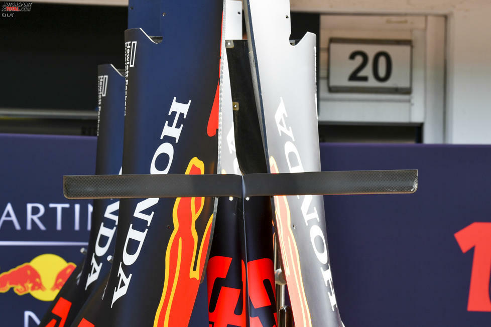 Red Bull RB15: T-Flügel auf der Motorhaube