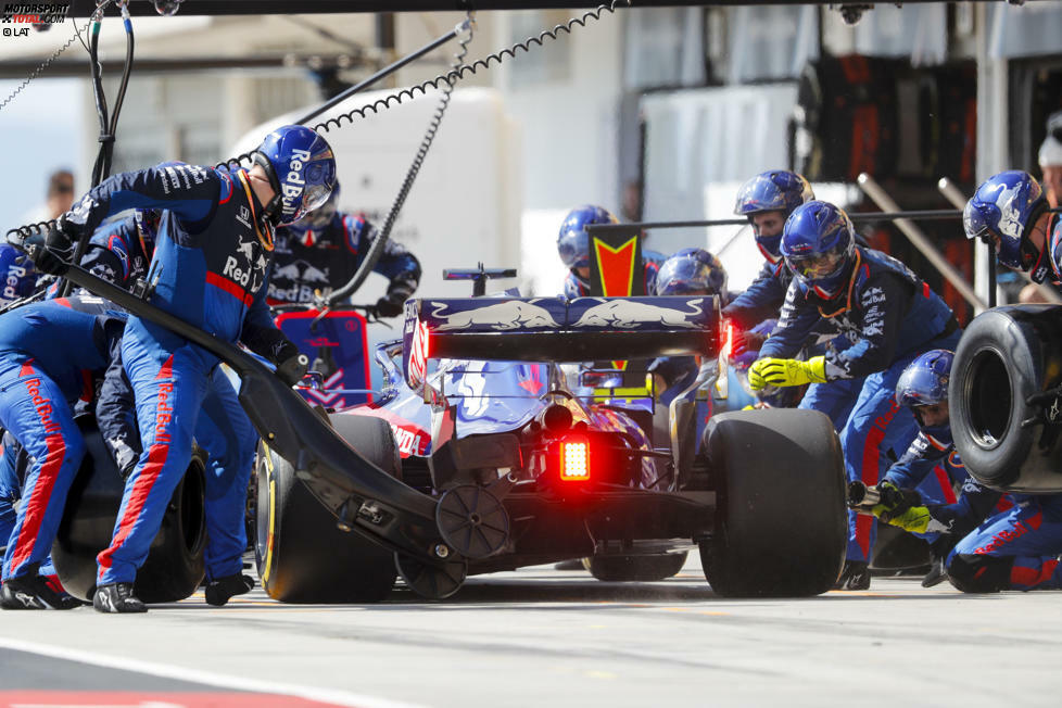 Daniil Kwjat (3): Das Hockenheim-Podium war die erwartete Eintagsfliege. In Ungarn aber eigentlich besser, als es P15 aussagt. Durch die falsche Strategie am Ende zurückgefallen. Hartes, aber faires Duell mit dem Teamkollegen.