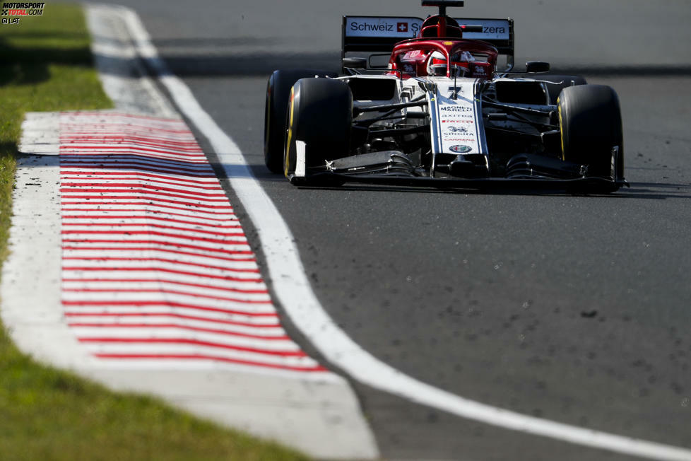 Kimi Räikkönen (2): Bleibt Alfa Romeos Punktegarant in dieser Saison. Ohne den Ex-Weltmeister läge man punktemäßig auf Williams-Niveau! Stattdessen hat man sich dank P7 des 