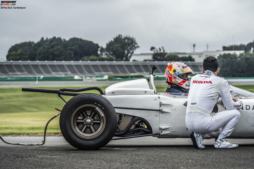 Vor dem Heimspiel von Honda in Japan durfte Red-Bull-Pilot Max Verstappen einen ganz besondere Boliden testen ...