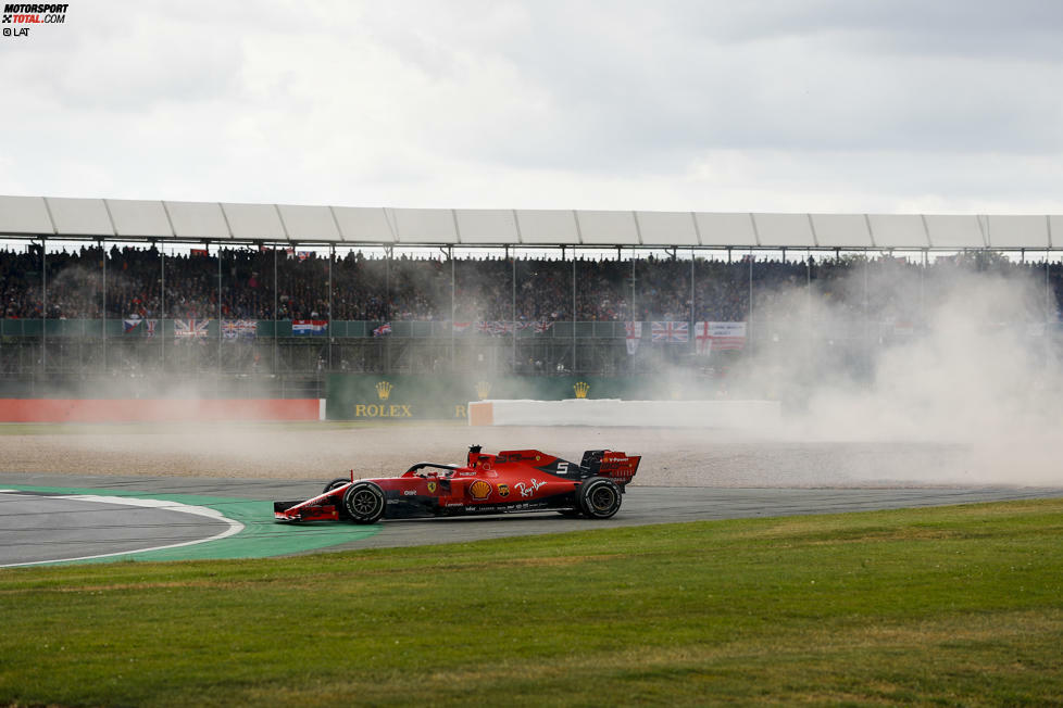 Vettel und Verstappen können das Rennen in der Folge wieder aufnehmen.