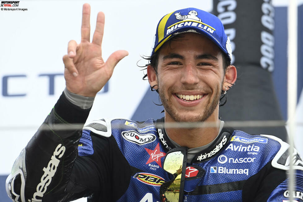 Auf seiner Heimstrecke Misano fährt Bastianini in beiden Rennen auf das Podium. Die beiden dritten Plätze sind die Highlights eines starken Schlussspurts, im Zuge dessen er die letzten sechs Saisonrennen alle in den Top 10 abschließt.