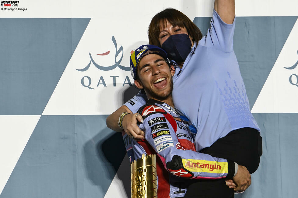 Bastianinis große Stunde schlägt 2022: Beim Saisonauftakt in Katar erringt er seinen ersten MotoGP-Sieg. Es ist ein emotionaler Triumph, denn 