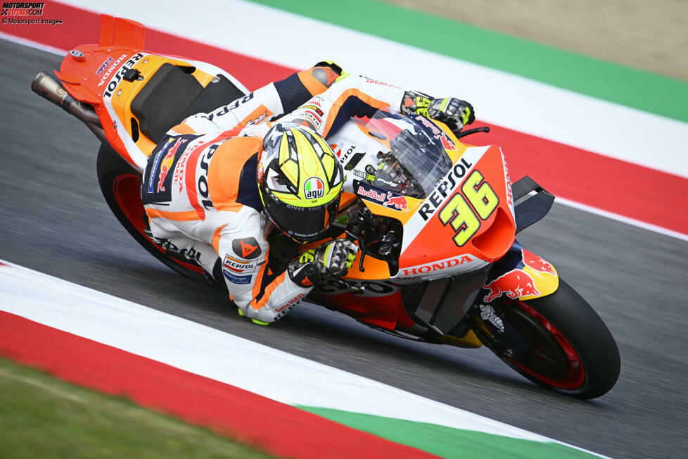 Mir tut sich mit der Honda RC213V lange Zeit schwer. Hinzu kommt am Italien-Wochenende in Mugello ein Sturz, der ihn zu einer Pause zwingt. In die Top 5 kommt Mir in seinem ersten Honda-Jahr nur einmal (Indien). In der WM verpasst er sogar die Top 20.