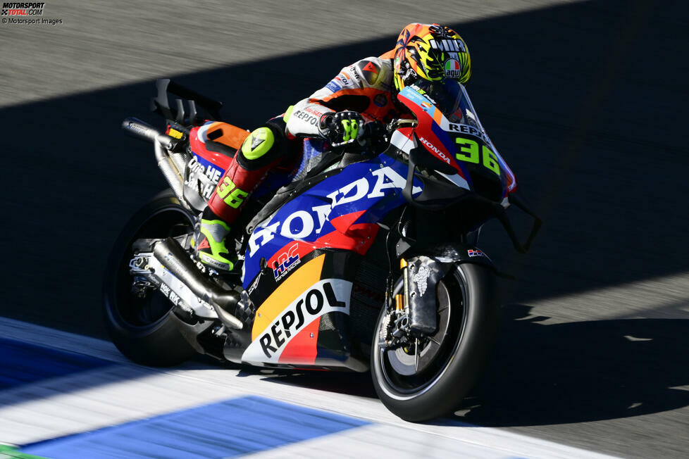 Auch 2024 finden Mir und Honda aus dem Tunnel nicht heraus. Die Saison läuft sogar noch schlechter als 2023. In den Grands Prix kommt Mir kein einziges Mal in die Top 10, in den Sprints nur einmal (P9 in Jerez). Trotzdem verlängert er seinen Honda-Vertrag frühzeitig um zwei weitere Jahre bis Ende 2026.