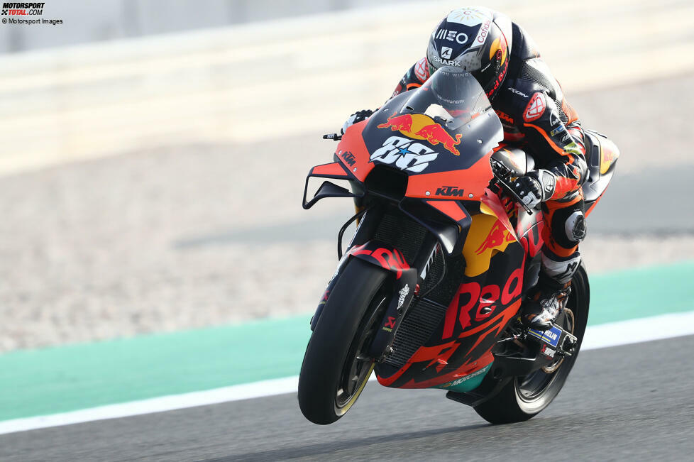 Für 2021 wird Oliveira von Tech-3-KTM ins KTM-Werksteam befördert. Die Saison ist für ihn ein Auf und Ab. Nachdem er zunächst nicht so recht in Fahrt kommt, läuft es im Frühsommer richtig gut.