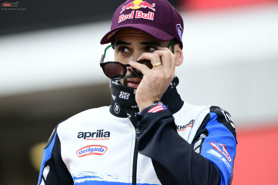 Kurz nach dem erfolgreichen Sachsenring-Wochenende aber erfährt Oliveira, dass er bei Trackhouse für 2025 abgelöst wird. Der Portugiese muss sich ein neues Team suchen und wird fündig.