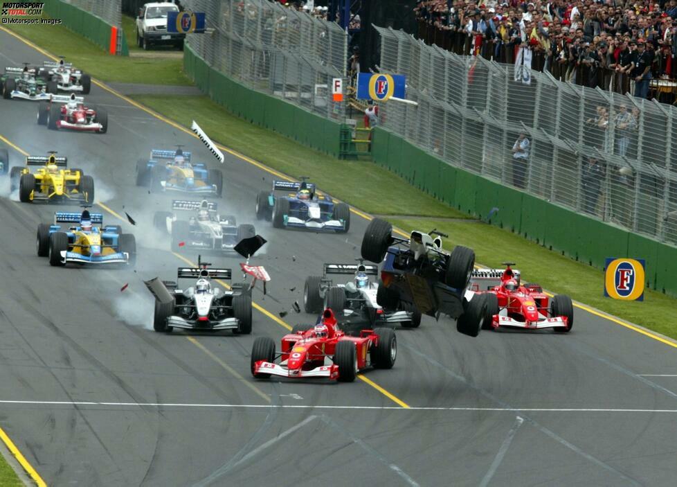 #2 Ralf Schumacher 2002: Kurz nach dem Start kommt es im Duell zwischen dem Williams und Rubens Barrichello (Ferrari) zum Crash. Schumachers Auto hebt ab und fliegt über Barrichello hinweg ins Kiesbett. Dahinter entsteht Chaos: Acht Autos können anschließend nicht mehr am Rennen teilnehmen.