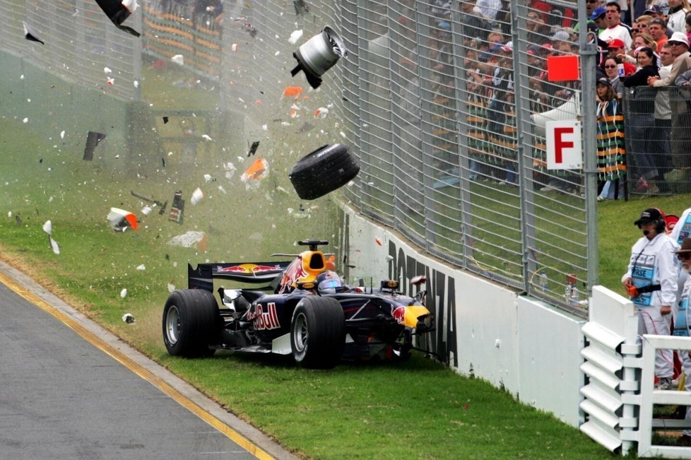 In dieser Fotostrecke blicken wir auf die zehn spektakulärsten Formel-1-Unfälle zurück, die sich bisher in Melbourne ereignet haben