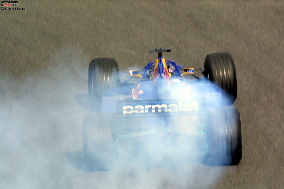 Auch die Nutzung von Motor und Getriebe war nicht eingeschränkt, daher gab es deutlich weniger Grid-Strafen. Das Wochenendformat beinhaltete 2000 außerdem noch ein Warm-up am Sonntagvormittag. Das Qualifying am Samstag dauerte eine Stunde ohne K.O.-System. Und auch finanziell gab es vor 20 Jahren noch keine Einschränkungen.