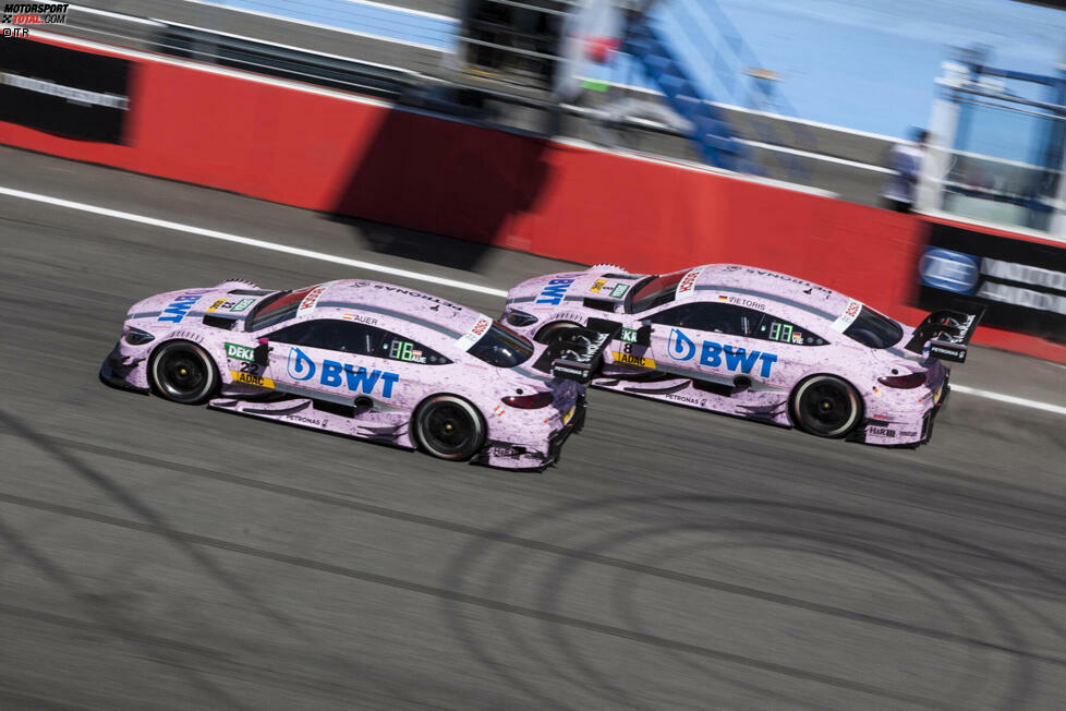 Platz 17: Ist das BWT-Design in der DTM legendär? Auf gewisse Weise schon, denn die Autos in Pink, die in der Formel 1 derzeit für Furore, aber auch für Kontroversen sorgt, stammen eigentlich aus der Traditionsserie. Erstmals taucht es 2015 bei Lucas Auers AMG-Mercedes auf. Inzwischen kennt es jeder.