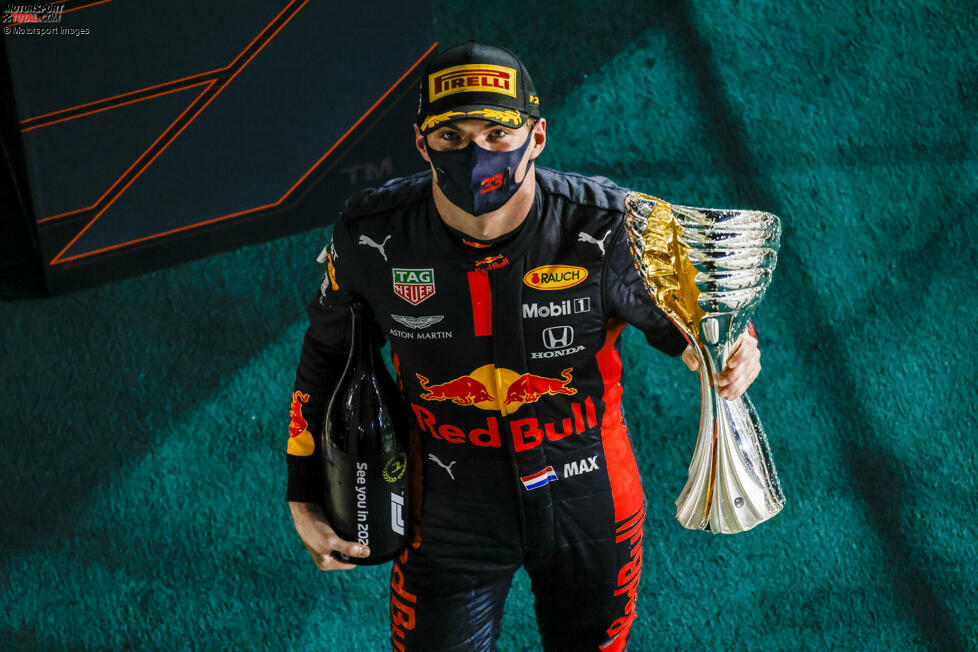 Max Verstappen (1): Wenn Norris die 1 bekommt, dann war es bei Verstappen eine 1 mit Sternchen. An diesem Wochenende in einer eigenen Liga unterwegs, das kennt man so sonst meistens nur von Hamilton. Einziger Wermutstropfen: Ex-Teamkollege Ricciardo schnappte ihm am Ende die schnellste Runde noch weg. Er wird es verkraften können.