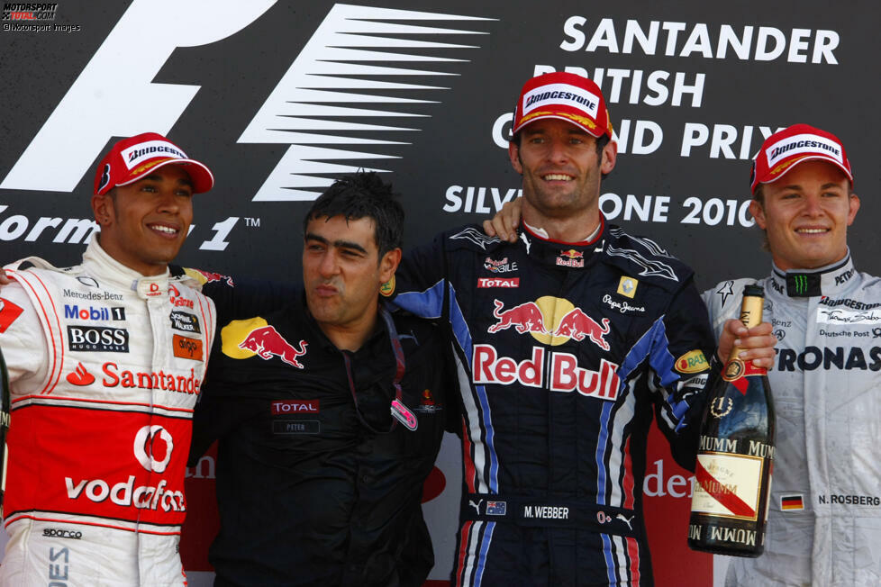 2010: Lewis Hamilton (McLaren) statt Sebastian Vettel (Red Bull) - Damals hätte es beim Finale in Silverstone einen Vierkampf zwischen Hamilton (127 Punkte), Teamkollege Jenson Button (121) und den Red-Bull-Piloten Vettel (115) und Webber (103) gegeben. Das Rennen gewinnt zwar Webber, doch Hamilton hätte P2 zum Titel gereicht.