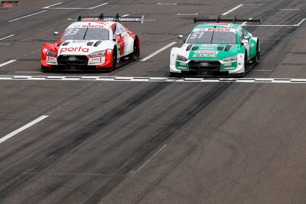 Mit 16 Siegen in einer Saison stellte Audi 2020 einen 25 Jahre alten Rekord ein. Egalisiert wurde auch der knappste Zieleinlauf der DTM-Geschichte: Analog zum Norisring-Rennen 1996 trennten Nico Müller und Rene Rast 2020 auf dem Lausitzring auf der Ziellinie exakt 0,089 Sekunden.