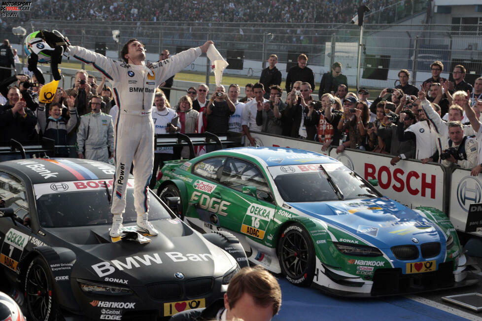 Mit Bruno Spengler verlässt einer der ganz Großen die DTM-Bühne - nach 195 Rennen, 16 Siegen, 51 Podestplätzen, 18 Pole-Positions und dem Meistertitel im BMW-Comebackjahr 2012. Wir lassen die Karriere des Publikumslieblings Revue passieren, der auch Toto Wolff den Einstieg ins Motorsportmanagement bescherte.