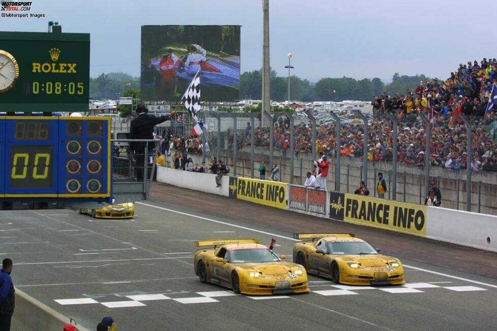 2001, Klasse LMGTS, Corvette C5-R: #63 Ron Fellows/Scott Pruett/Johnny O'Connell P1; #64 Franck Freon/Andy Pilgrim/Kelly Collins P2