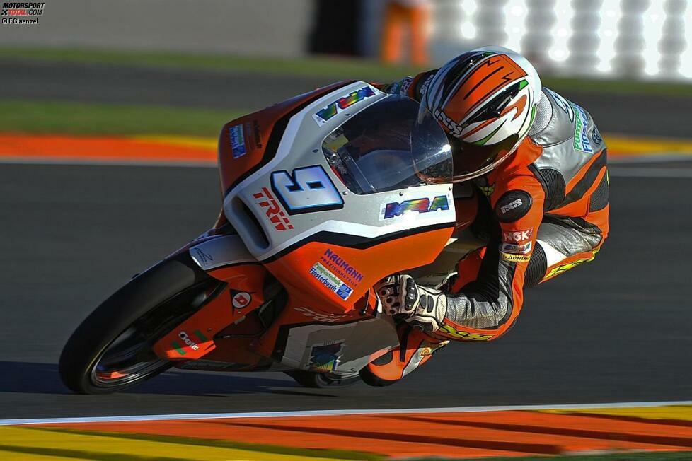 Wie Neukirchner verbringt Toni Finsterbusch die Saison 2012 in der Moto3. Sieben WM-Punkte fährt der Deutsche ein, verpasst die Top 10 beim Heimrennen nur knapp. Im Folgejahr kann er daran nicht anknüpfen.