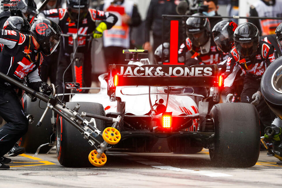 Kevin Magnussen (3): Solide Leistung, die am Ende aber nicht belohnt wurde. Im Qualifying den Sprung in Q2 geschafft, was im Haas keine Selbstverständlichkeit ist. Im Rennen die schlechtere Strategie als der Teamkollege, weshalb der punktete und Magnussen als 13. da landete, wo man einen Haas im Normalfall auch erwartet.