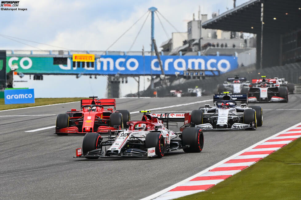 Antonio Giovinazzi (2): Fährt um seine Zukunft und hat an diesem Wochenende gute Werbung gemacht. Im Qualifying Q2 erreicht, am Sonntag erstmals seit dem Auftaktrennen gepunktet und den Teamkollegen immer im Griff gehabt. Ein gutes Wochenende, von denen er aber mehr brauchen wird, um sein Cockpit zu halten.