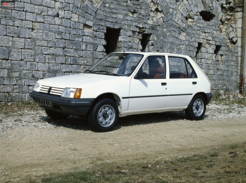 Loic Duval (Peugeot 205): Das erste Auto, das mir gehörte, war ein Peugeot 205. Er gehörte ursprünglich meiner Oma, aber er hat nicht lange gehalten. Nach ein paar Monaten habe ich ihn leider ...