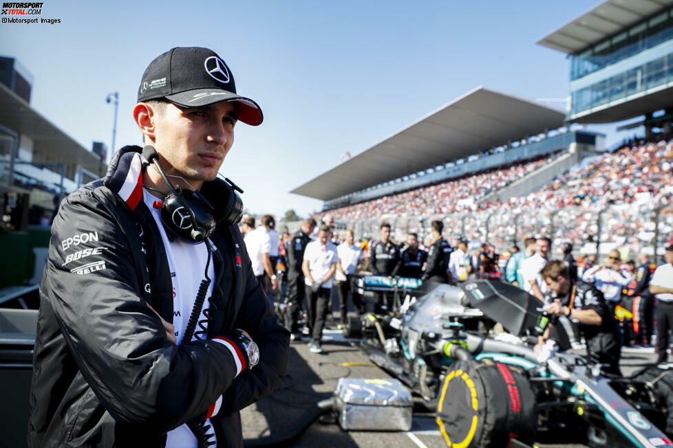 ... weil er für 2019 kein Stammcockpit mehr kriegt. Sein Platz bei (im inzwischen umbenannten Team) Racing Point übernimmt Lance Stroll. Mercedes-Junior Ocon macht daher den Schritt zurück und wird wieder Testfahrer bei Silber.