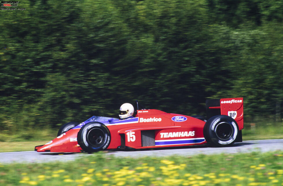 Doch schon 1983 kehrt Jones zurück und fährt in Long Beach für Arrows. Sein Comeback-Rennen muss er aufgrund von Erschöpfung vorzeitig aufgeben. Danach folgt eine weitere Formel-1-Pause, ehe Jones 1985 und 1986 in Cockpit zurückkehrt. Mit dem US-Team Haas kann Jones aber nicht mehr an alte Erfolge anknüpfen.