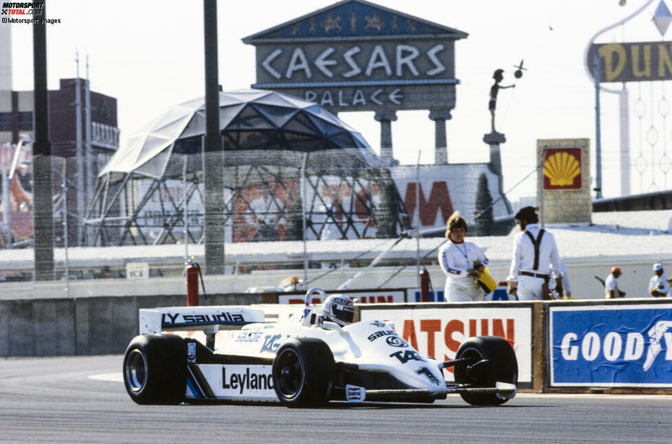 Nach dem Gewinn des WM-Titels im Jahr 1980 gibt Alan Jones Ende des folgenden Jahres seinen Rücktritt aus der Formel 1 bekannt. Der Australier verabschiedet sich standesgemäß: Mit einem Sieg bei seinem letzten Rennen, dem berüchtigten Grand Prix auf dem Parkplatz des Caesars-Palace-Hotels in Las Vegas.