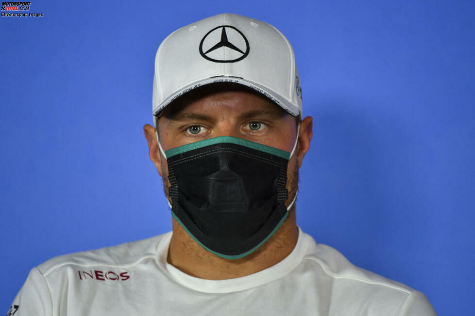 Da wäre zunächst einmal die Maskenpflicht, immer und überall. Natürlich müssen auch die Rennfahrer einen solchen Schutz verwenden.