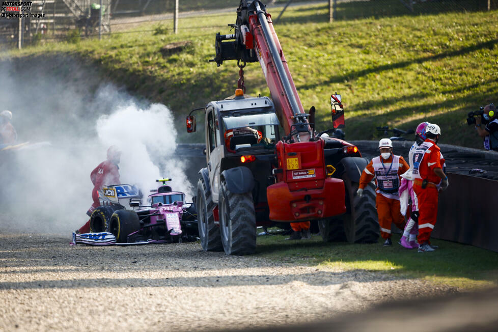 ... Lance Stroll, der nach technischem Defekt in einer schnellen Kurve abflog und in die Banden knallte. Beide Fahrer ...