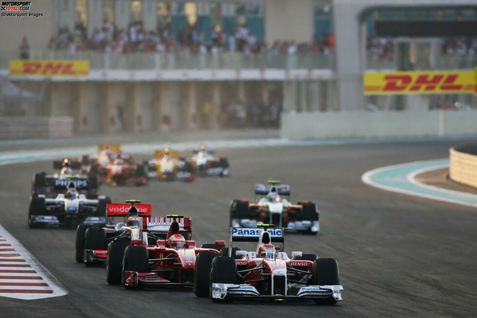 Top: Kamui Kobayashi. Weil sich Toyota-Stammfahrer Timo Glock 2009 verletzt hat, ist Ersatzmann Kobayashi bei zwei Rennen dabei. Er empfiehlt sich mit P6 beim Saisonfinale. 2010 fährt Kobayashi bei Sauber, als Stammfahrer.