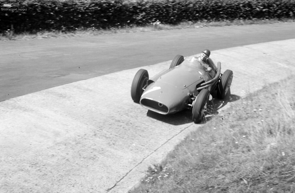 Den letzten davon erzielt er beim Deutschland-Grand-Prix 1957 auf der legendären Nordschleife, mit 46 Jahren, aber ...