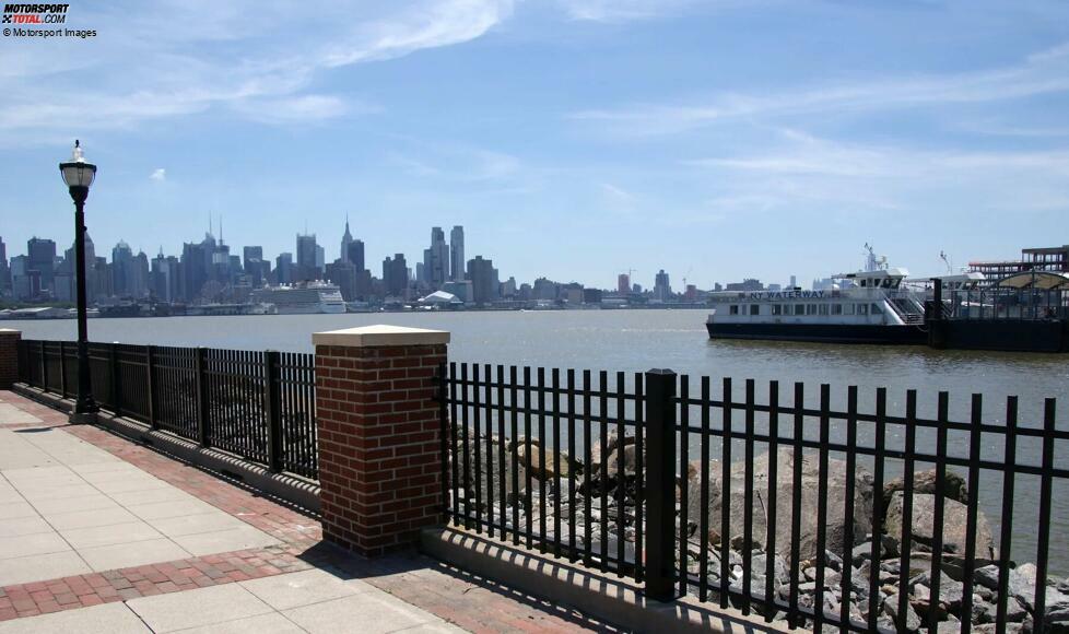 2016: Immer wieder ist ein New-York-Grand-Prix ein Thema in der Formel 1. Ab 2011 wird mit einem Stadtkurs in New Jersey geplant, mit der Skyline von Manhatten im Hintergrund (Foto). 2016 ist das Thema endgültig durch: Das Rennen (mit 15-jährigem Vertrag!) findet nie statt.
