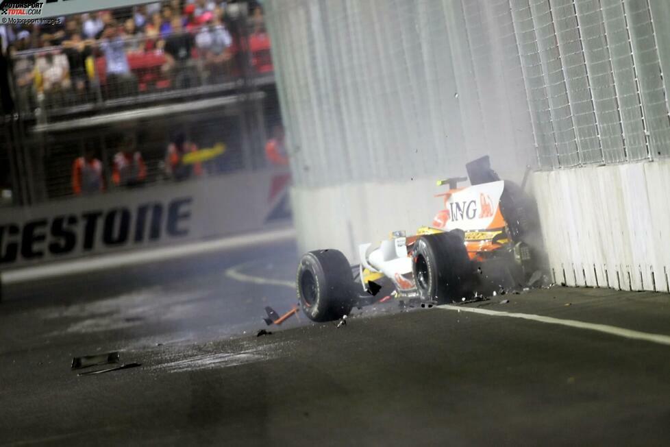 2008: Beim ersten Formel-1-Nachtrennen in Singapur crasht Nelson Piquet auf Renault-Anweisung, damit Fernando Alonso gewinnen kann. Ein Jahr später fliegt die Sache auf. Unter anderem Teamchef Flavio Briatore wird von der FIA gesperrt.