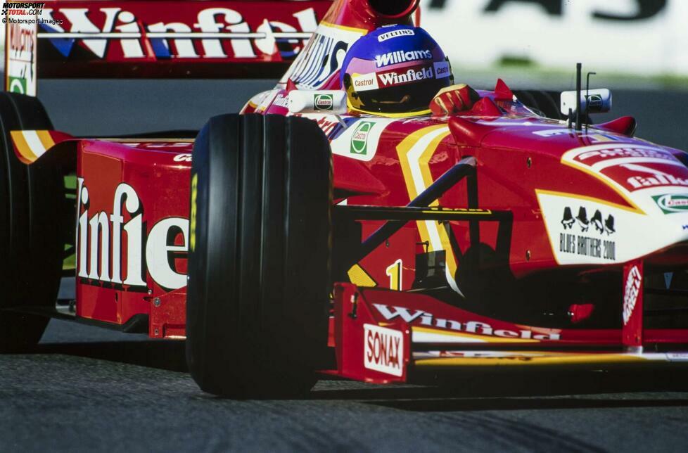 1998: Um die Formel-1-Autos in den Kurven langsamer zu machen, werden Rillenreifen eingeführt. Schon nach kurzer Zeit aber machen die Teams dieses Defizit über eine verbesserte Aerodynamik wett. Erst 2009 werden die (unbeliebten) Rillenreifen wieder durch profillose Slicks abgelöst.