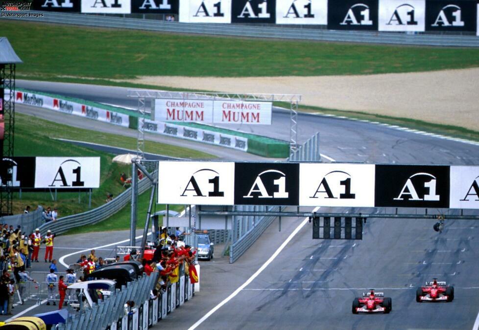 2002 in Spielberg muss Rubens Barrichello kurz vor der Zieldurchfahrt Platz machen für Michael Schumacher, dem er so den Sieg schenkt. Dann aber ...