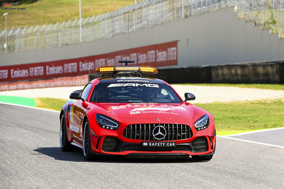 Da zollt selbst Konkurrent Mercedes seinen Respekt - und schickt das Safety-Car (sonst Silber lackiert) in Mugello ausnahmsweise in Rot auf die Strecke!