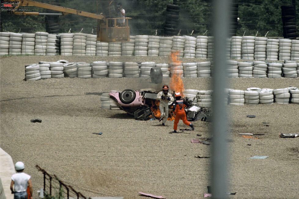 1991 gewinnt Herbert als Mazda-Fahrer die 24 Stunden von Le Mans, das berühmteste Langstreckenrennen der Welt. Wenige Monate später stürmt er in Fuji mutig zur Unfallstelle eines Fahrerkollegen, um Ersthelfer zu sein-.