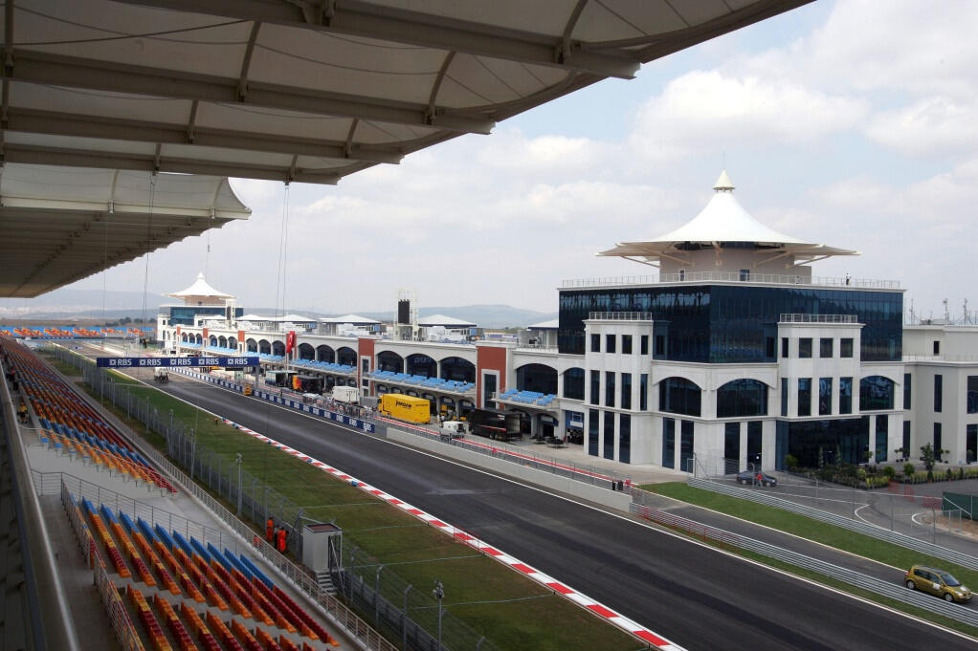 Die Formel 1 steht vor einer Rückkehr nach Istanbul, wo man bereits von 2005 bis 2011 unterwegs war: Wir zeigen dir, was die türkische Strecke ausmacht