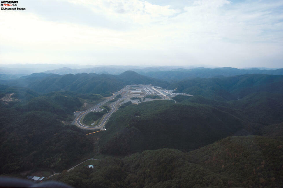 Rennen nach Regionen zu benennen, das ist nicht neu: 1994 und 1995 verzeichnet Japan aufgrund der Honda-Erfolge einen Formel-1-Boom und bekommt ein zweites Rennen, den Pazifik-Grand-Prix in Okayama (damals: TI Circuit Aida). Doch auch dieser Ansatz ...